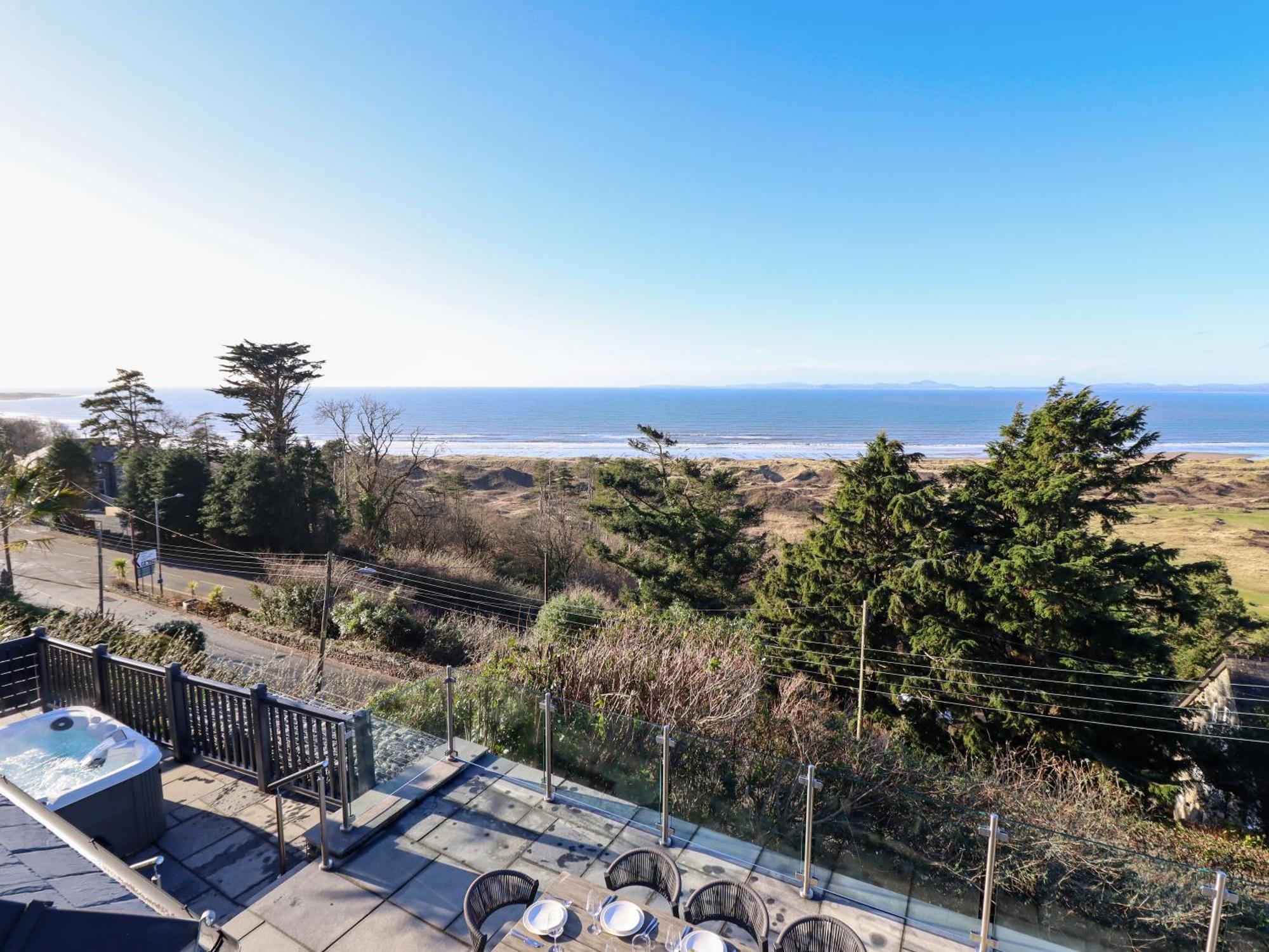 Aelfor Villa Harlech Bagian luar foto
