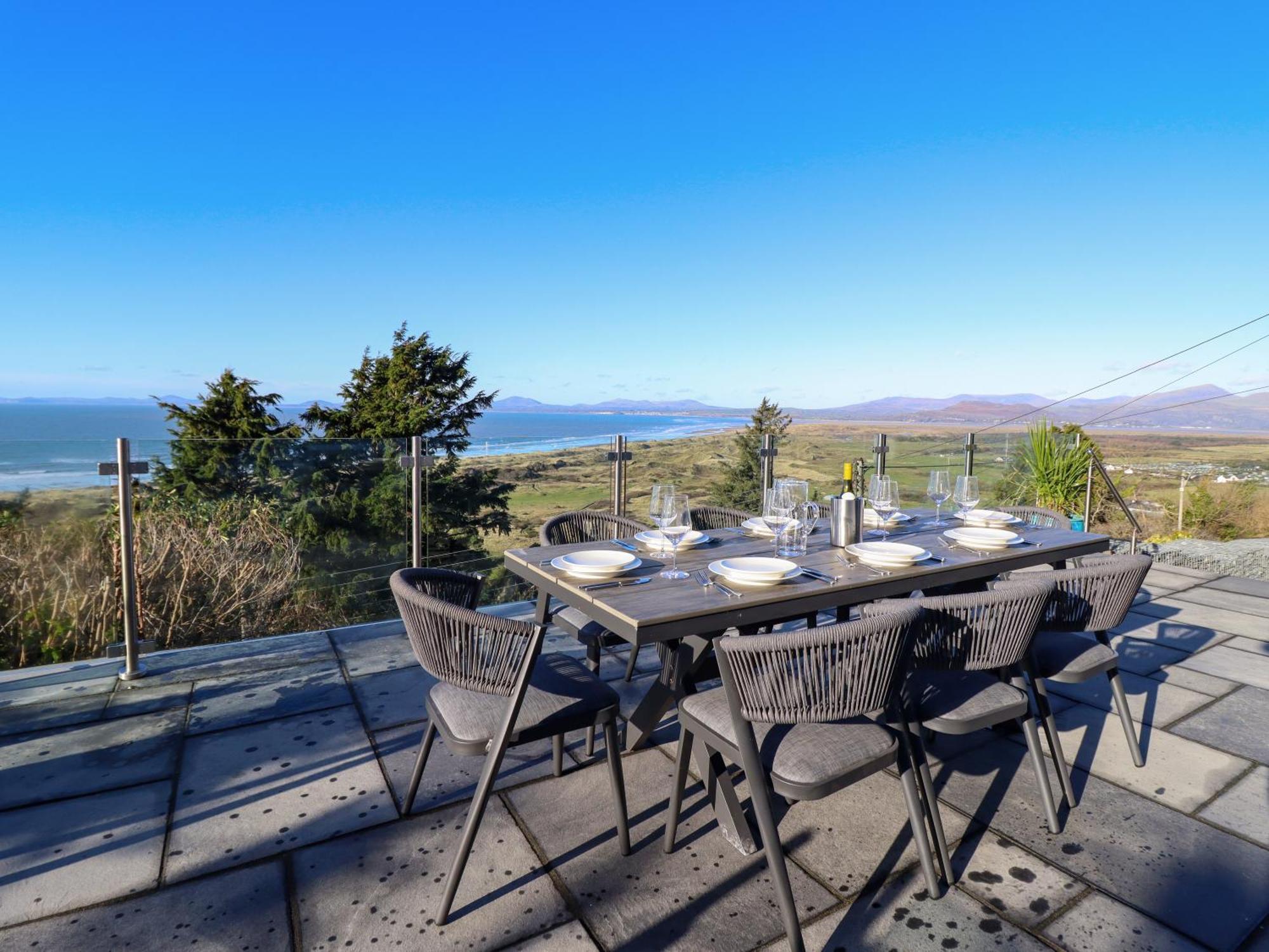Aelfor Villa Harlech Bagian luar foto