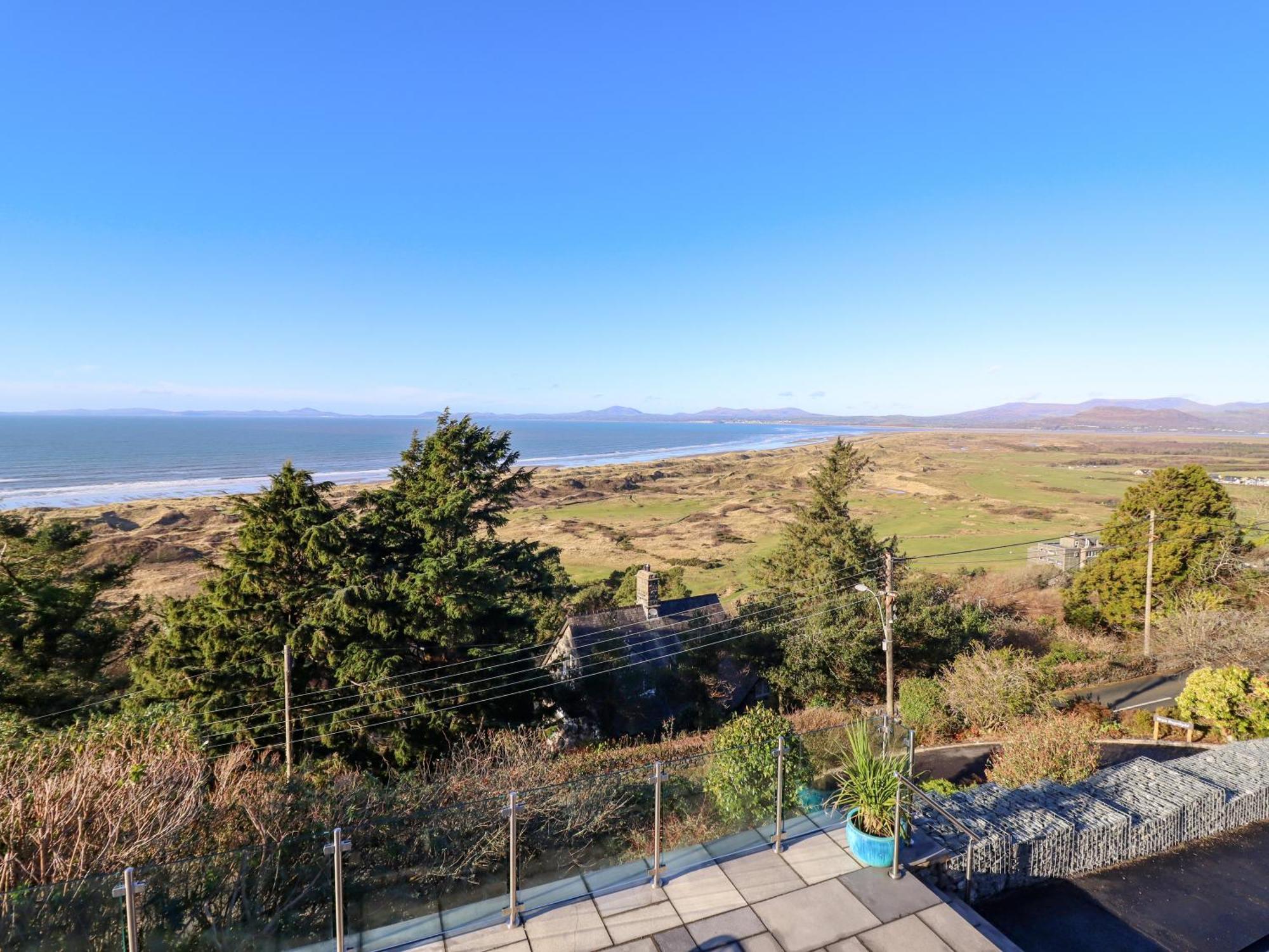Aelfor Villa Harlech Bagian luar foto