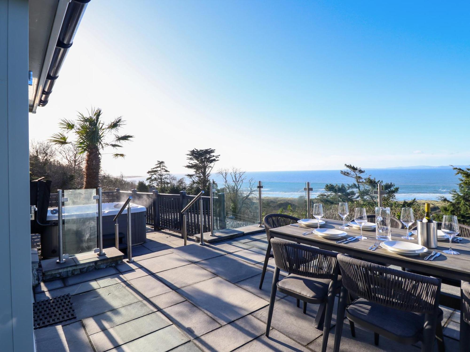 Aelfor Villa Harlech Bagian luar foto
